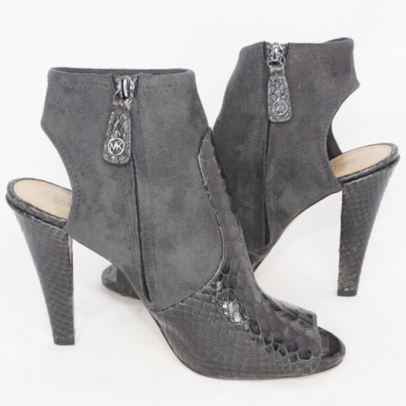 Michael Kors Black Suede Peep Toe Pumps, Size 7.5 - Picture 1 of 10